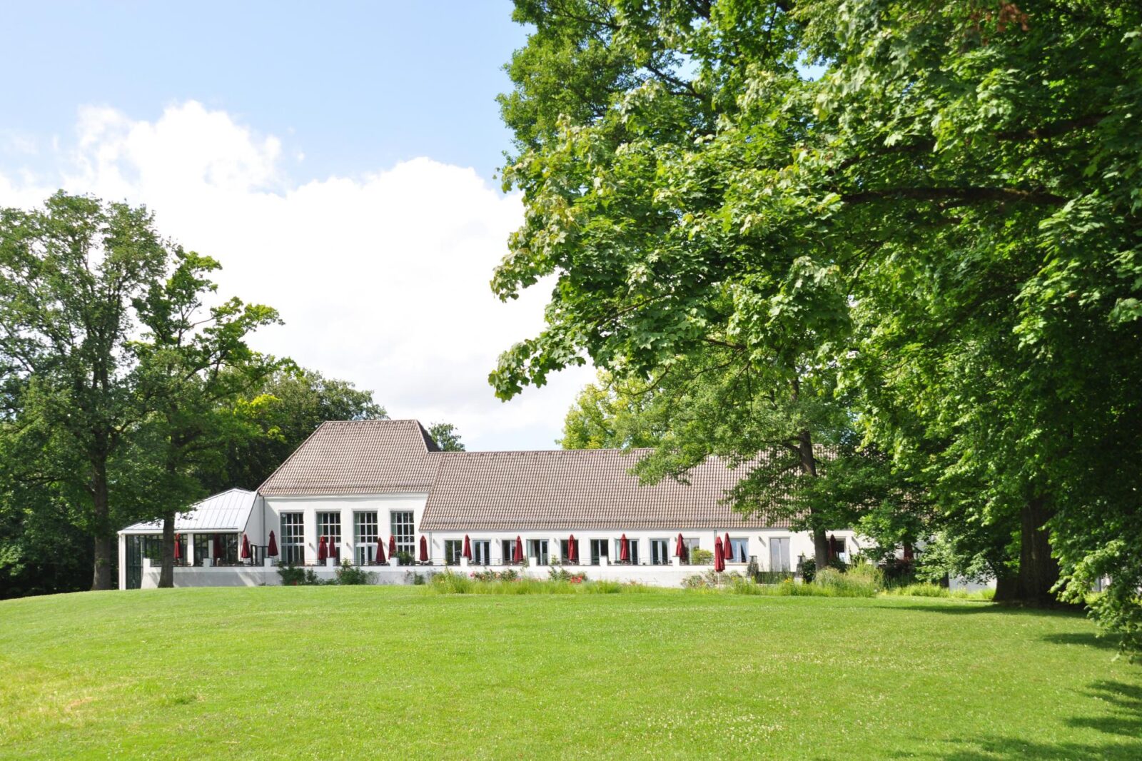 das ehemalige Kasernengelände in Mietraching - Außenansicht