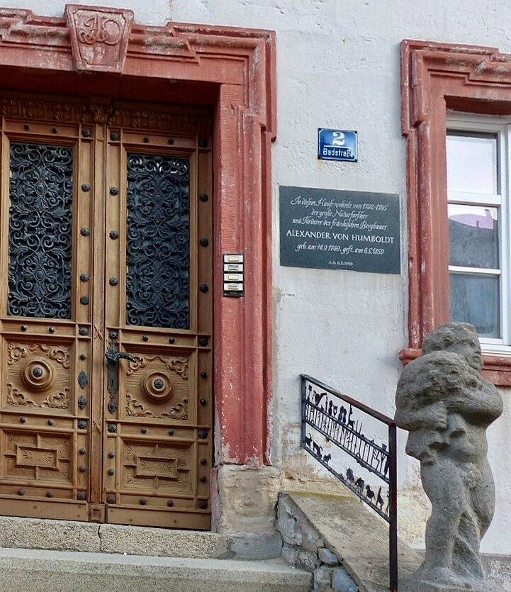 Hauseingang zu einem historischen Wohngebäude in Oberfranken