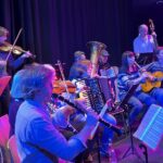 Musikanten mit unterschiedlichen Instrumenten